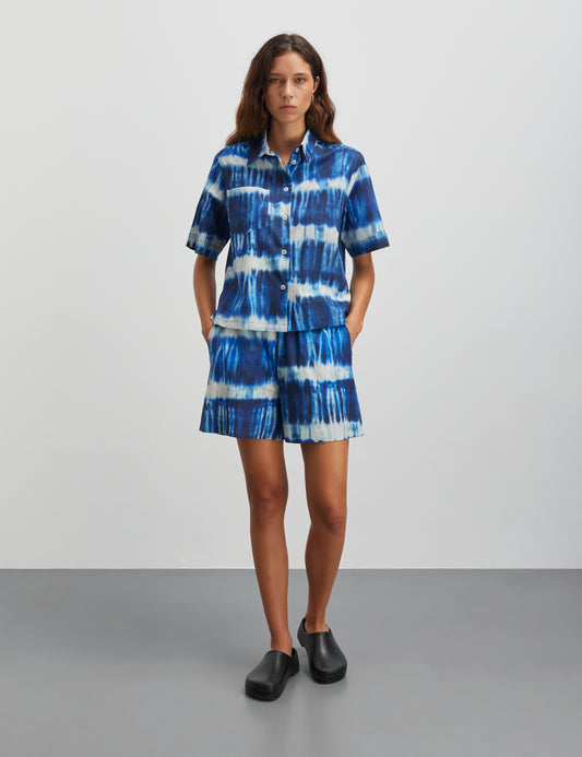 Colin Lora Shorts AOP, Tie Dye Stripe AOP Merthyl Blu